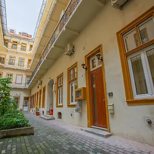 Cute Gallery Flat In Dob Str, Mars Apartamento